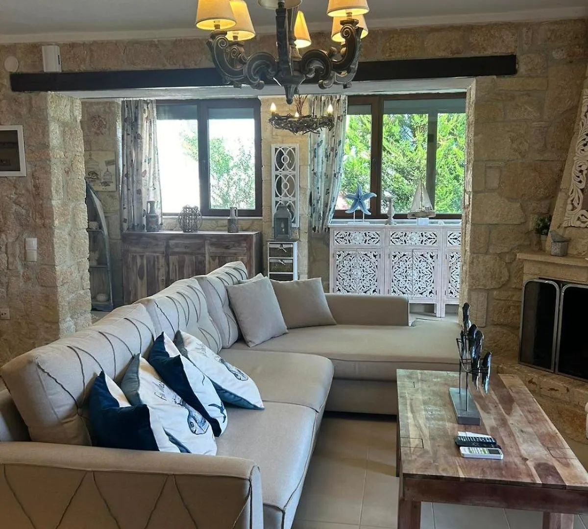 Stone Villa Siviri 0*,
